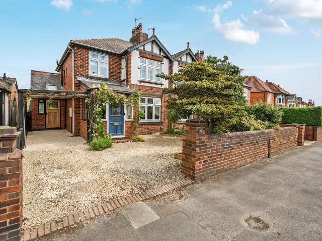 House for sale in Ossett, West Yorkshire
