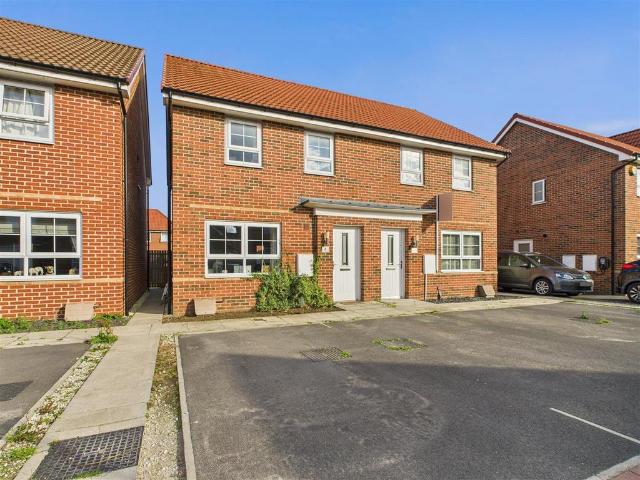 House for sale in Elloughton-cum-Brough, Brough
