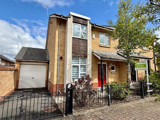 House for sale in Harton Nook, Tyne And Wear