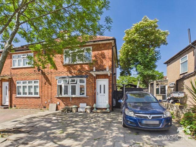 House for sale in Harold Hill, Greater London
