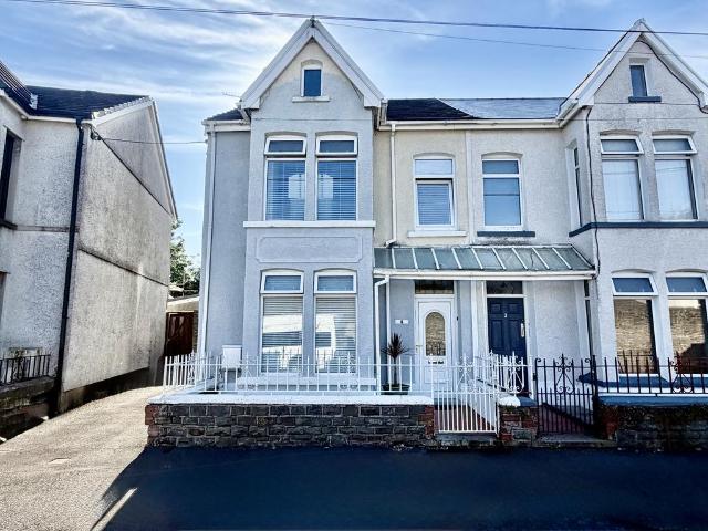House for sale in Pontarddulais, Wales