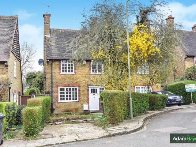 House for sale in Hampstead Garden Suburb, Greater London