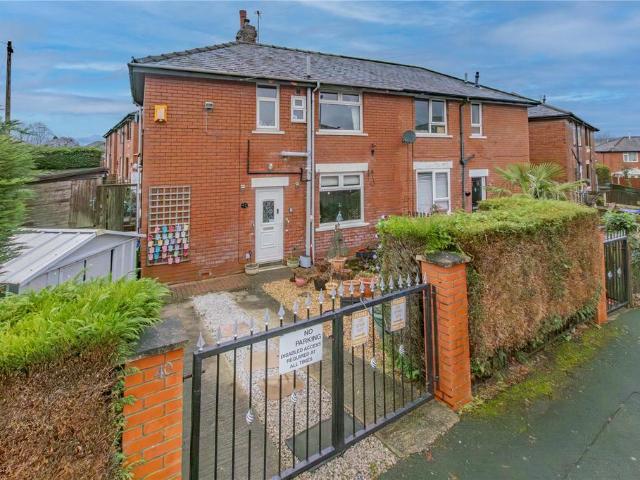 House for sale in Firgrove, Burnedge
