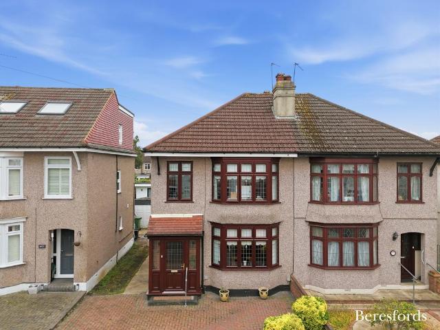 House for sale in Gidea Park, Greater London