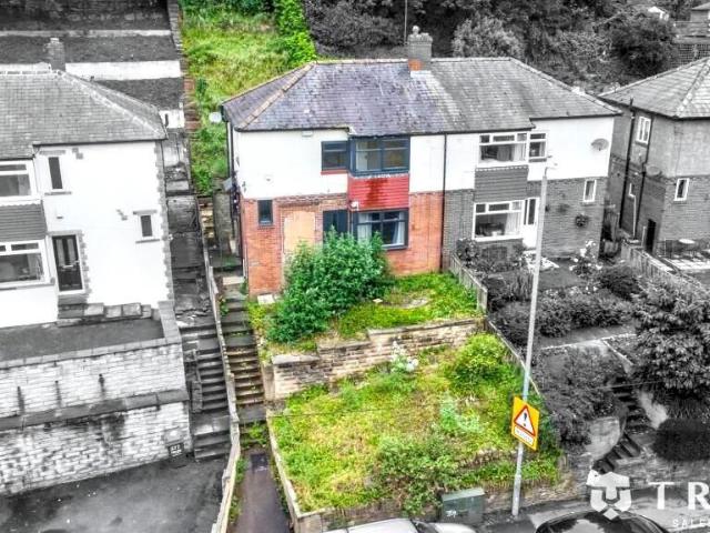 House for sale in Thornhills, Brighouse