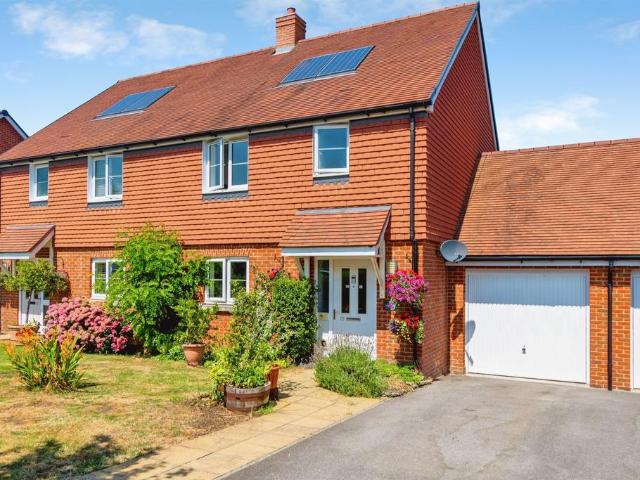 House for sale in Waltham Chase, Hampshire