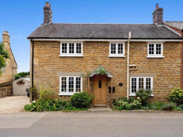 House for sale in Alderminster, Warwickshire