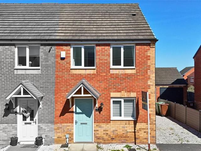 House for sale in South Kirkby, West Yorkshire