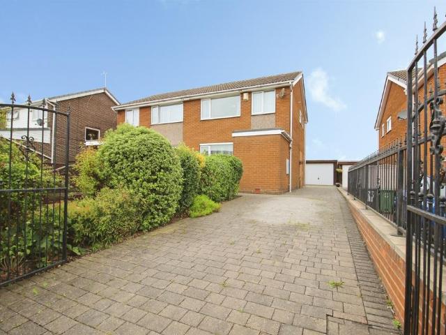House for sale in Drighlington, Adwalton