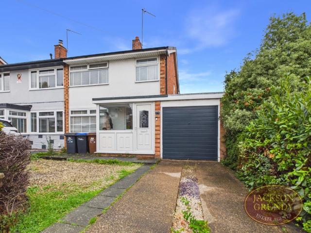 House for sale in Kingsley Park, Northampton