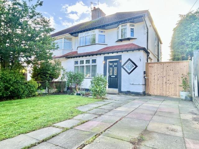 House for sale in Larchwood, Bebington