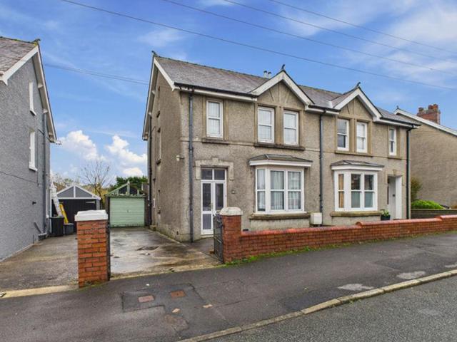 House for sale in Carmarthen, Wales