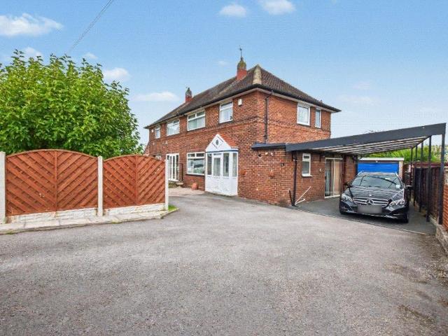 House for sale in Town End, Leeds