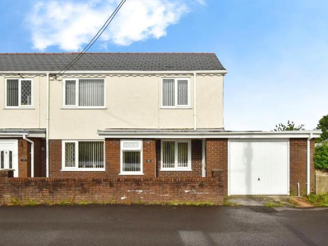 House for sale in Brynaman Isaf, Gwaun-cae-gurwen
