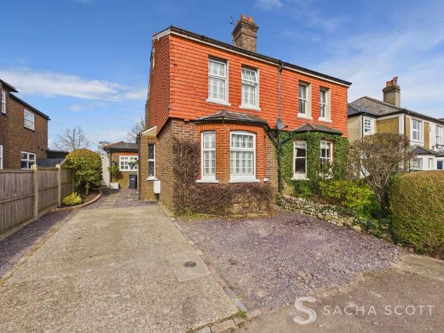 House for sale in Walton On The Hill, Reigate and Banstead