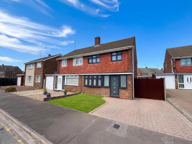 House for sale in Leagrave, Luton