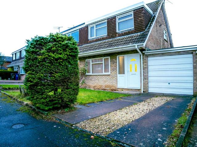 House for sale in Kingston Park, Newcastle Upon Tyne