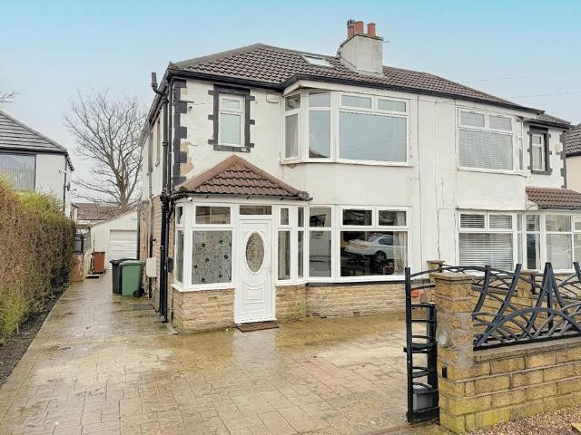 House for sale in Farsley, West Yorkshire