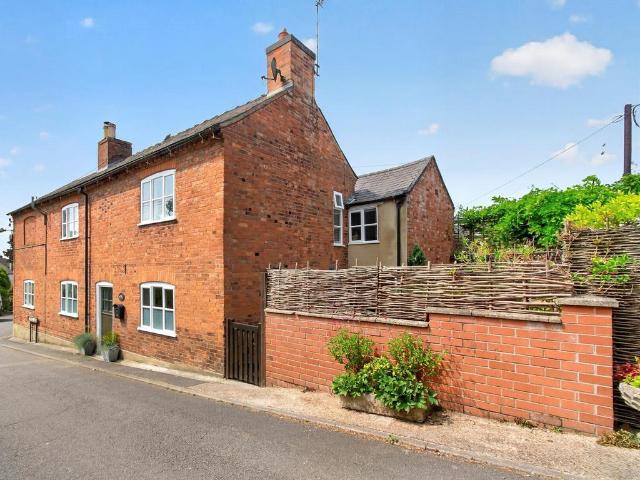 House for sale in Stanford On Avon, Leicestershire