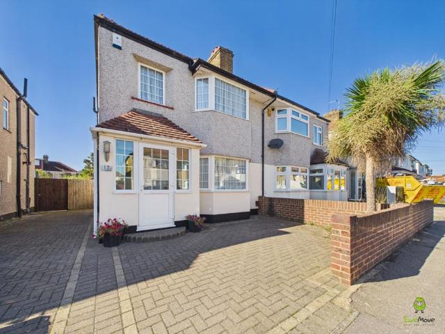 House for sale in Crook Log, Greater London