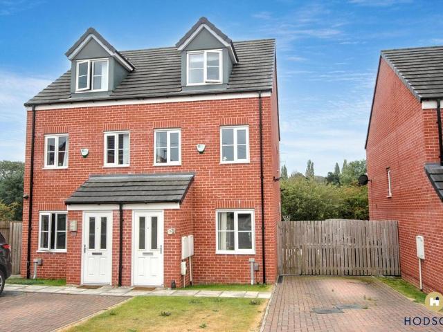 House for sale in Wrenthorpe, West Yorkshire