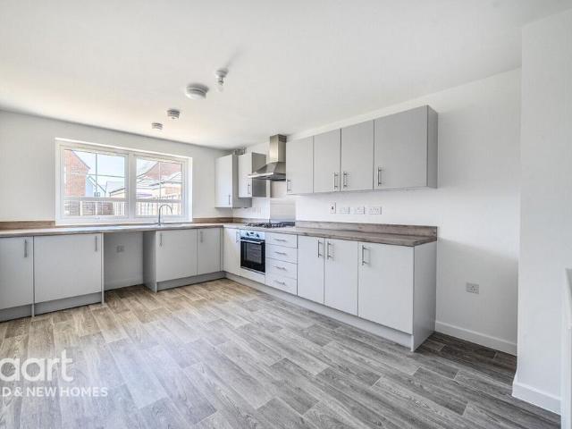 House for sale in Finchampstead