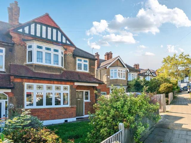 House for sale in London Borough of Lewisham, Greater London