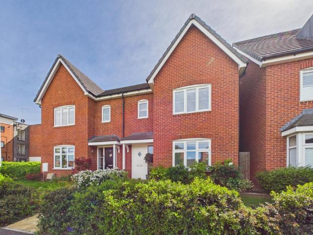House for sale in Emmbrook, Wokingham