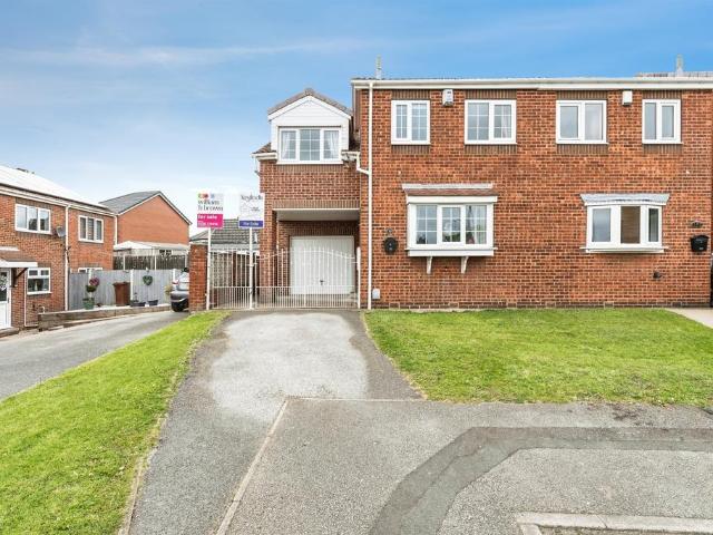 House for sale in Cudworth, South Yorkshire