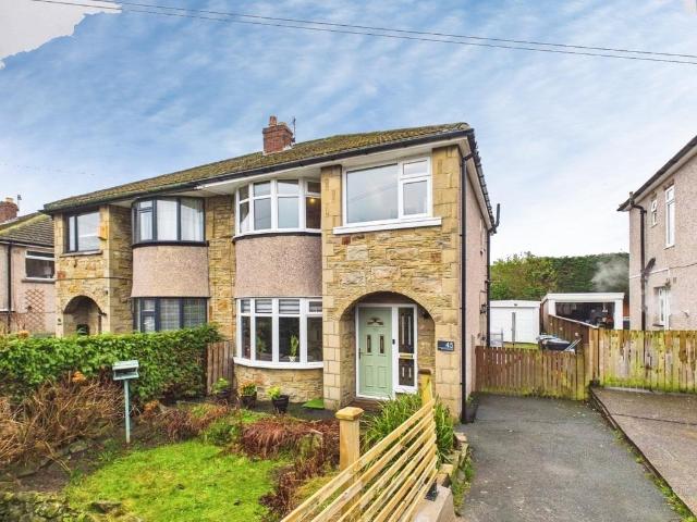 House for sale in Cottingley, West Yorkshire