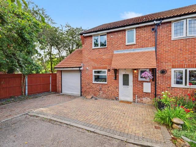 House for sale in Vange, Essex
