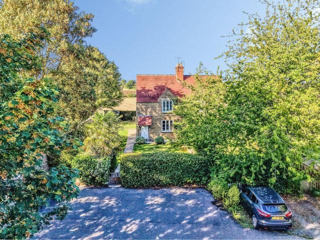 House for sale in Somerford Keynes, Cotswold