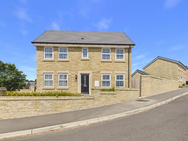 House for sale in Charlesworth, East Midlands