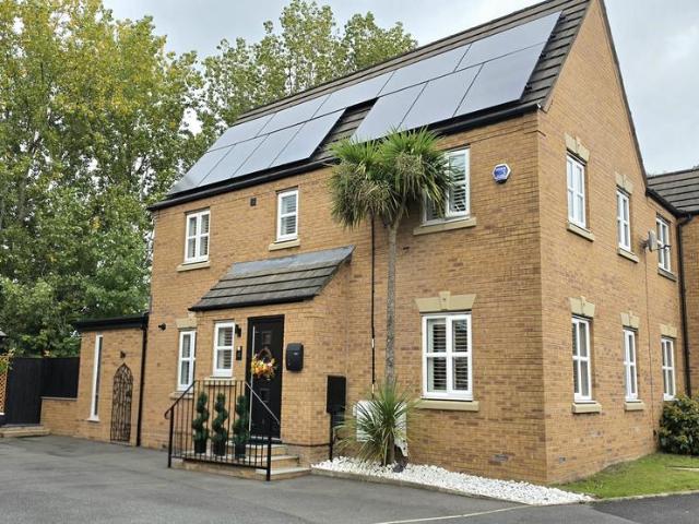 House for sale in King's Grange, Tameside