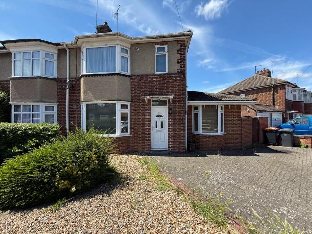 House for sale in Woodside Estate, Houghton Regis