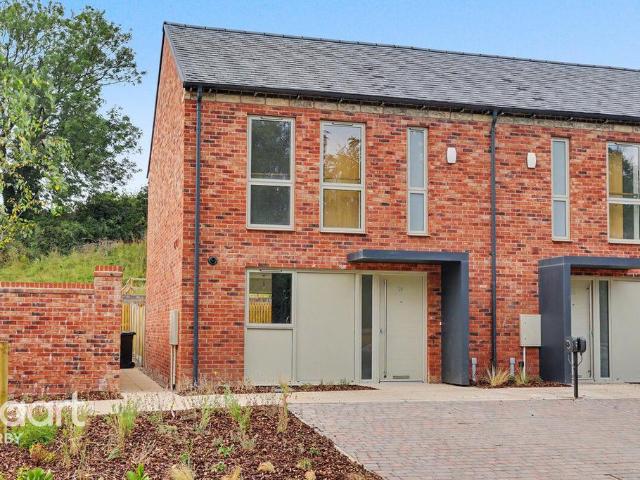 House for sale in Froggatt, East Midlands