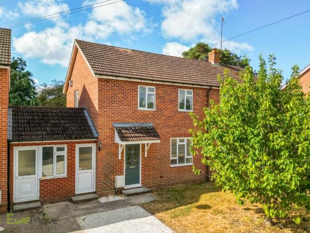 House for sale in Tadley, Priest Down