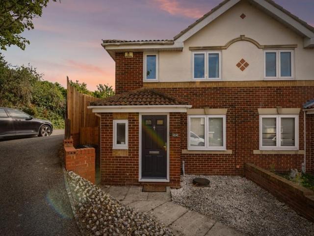 House for sale in Lane End, Dartford