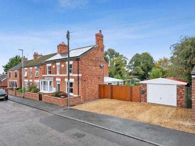 House for sale in Finedon, North Northamptonshire