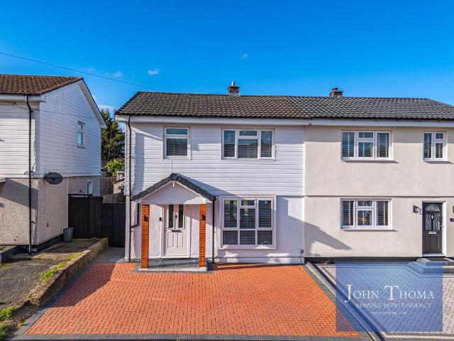 House for sale in Debden Green, Epping