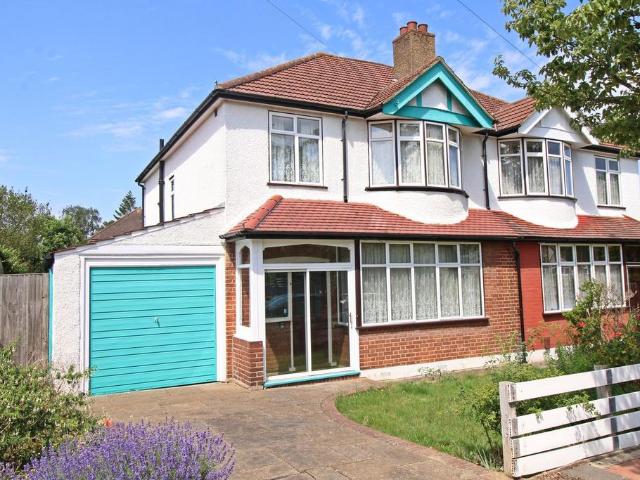 House for sale in West Wickham, Greater London