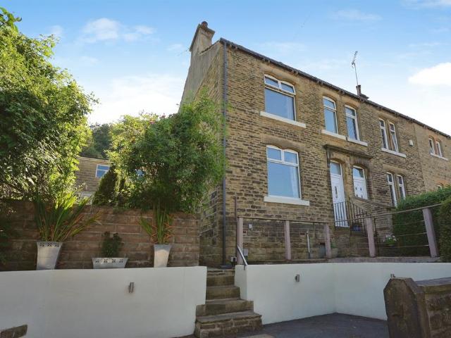 House for sale in Armitage Bridge, West Yorkshire