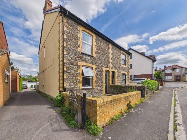 House for sale in Kingswood, South Gloucestershire