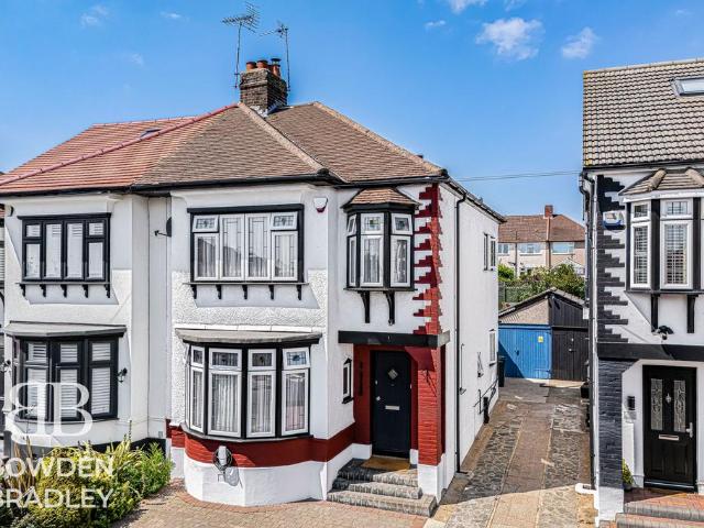 House for sale in Fairlop, Greater London