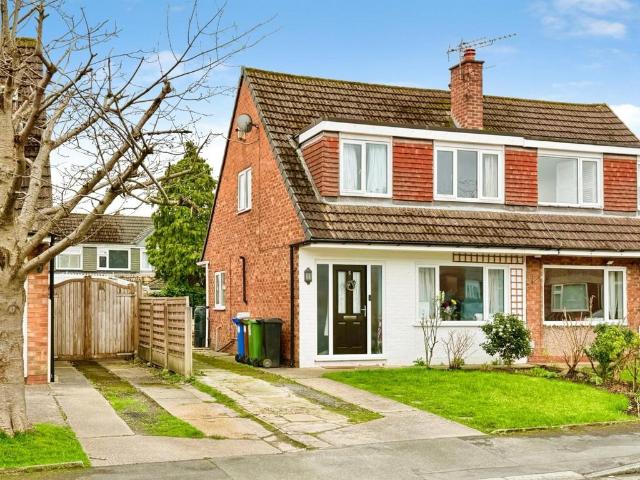House for sale in Cheadle Hulme, Greater Manchester