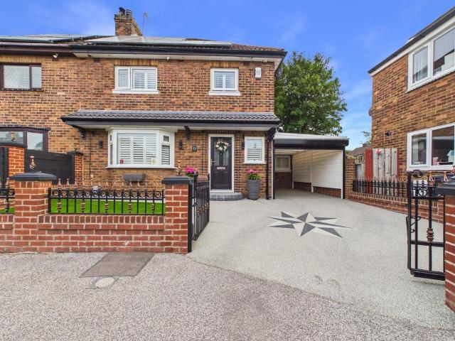 House for sale in Roby Mill, Lancashire