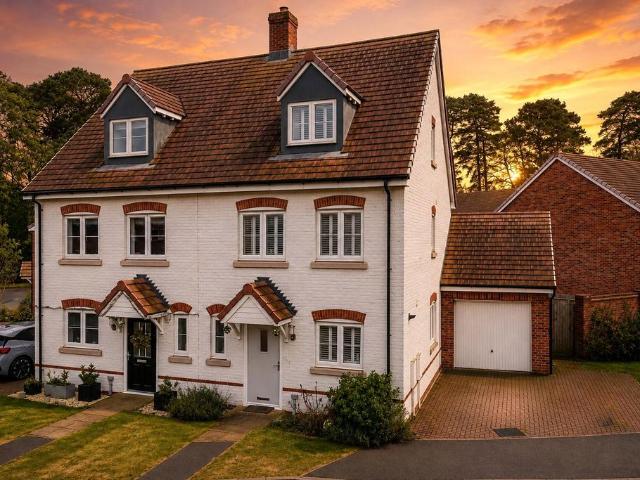 House for sale in Burghfield Common, West Berkshire