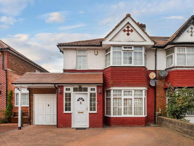 House for sale in Golders Green Estate, Greater London