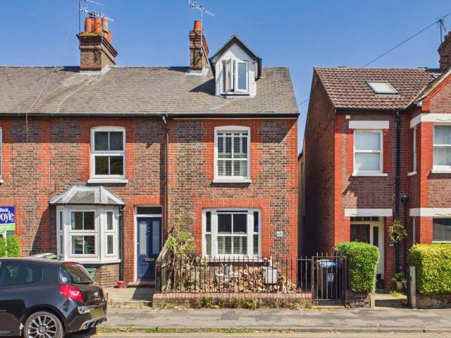 House for sale in The Image, Pouchen End