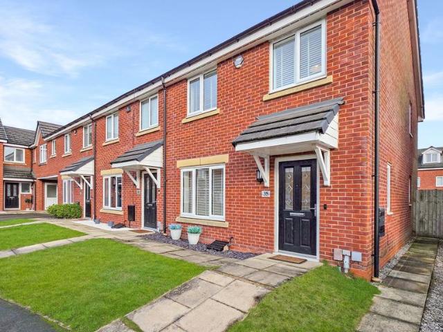 House for sale in Linnyshaw, Salford